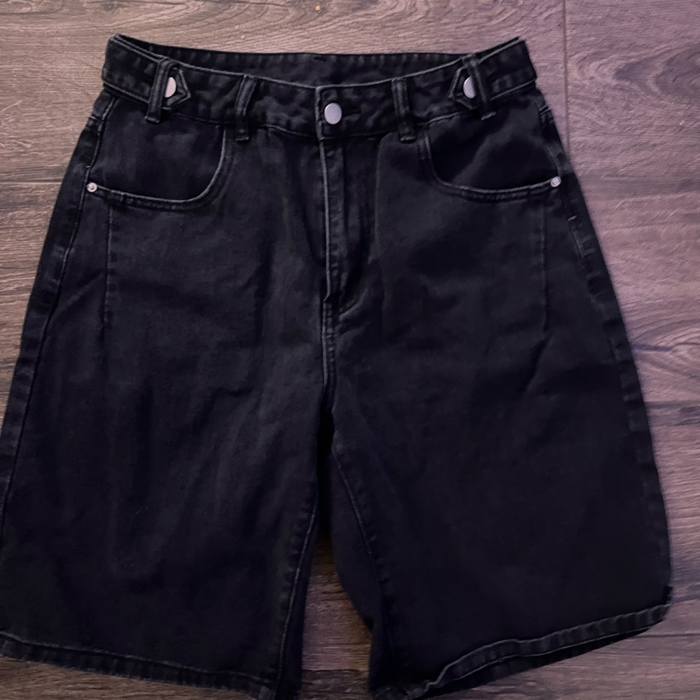 Cute long black jorts